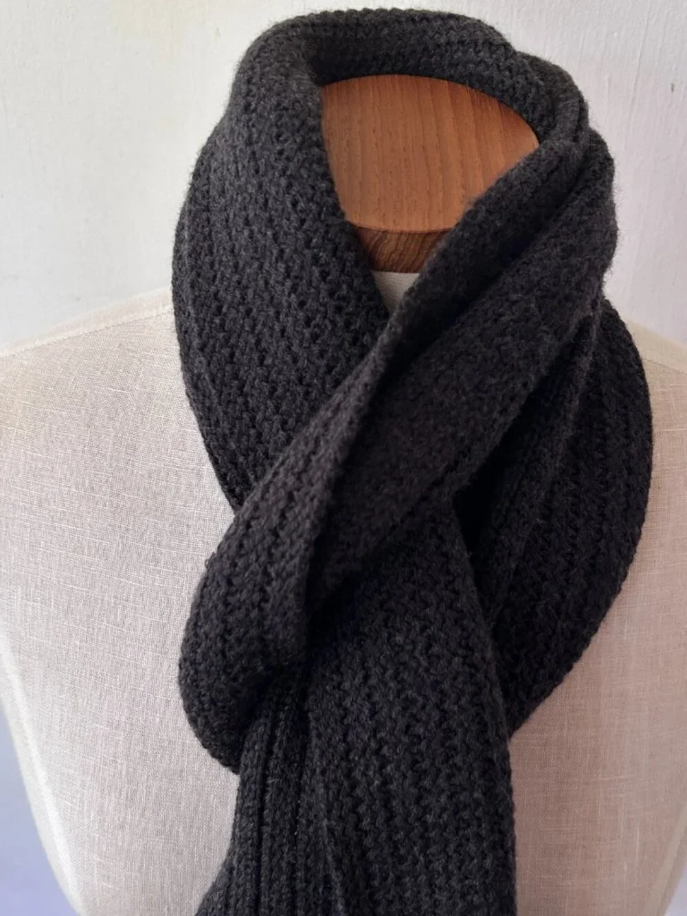 Banana Republic Gray Merino Wool Knit Scarf Old Money Preppy Quiet Luxury